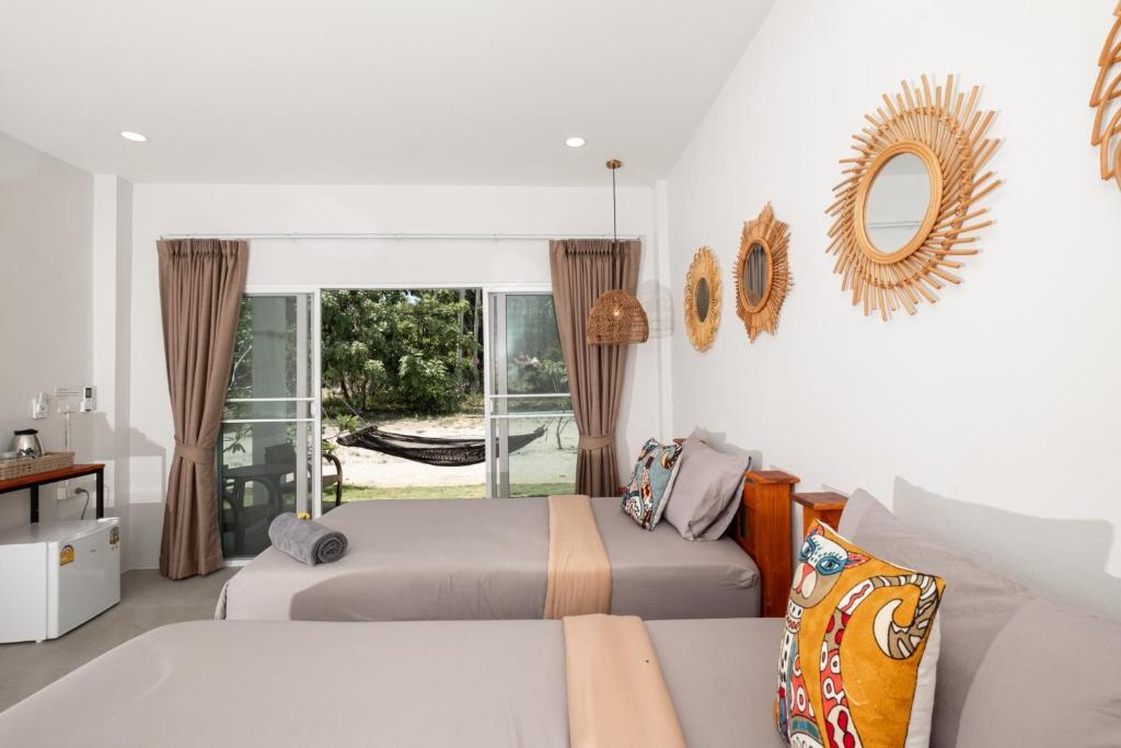 All At Sea Beach Resort photo 4