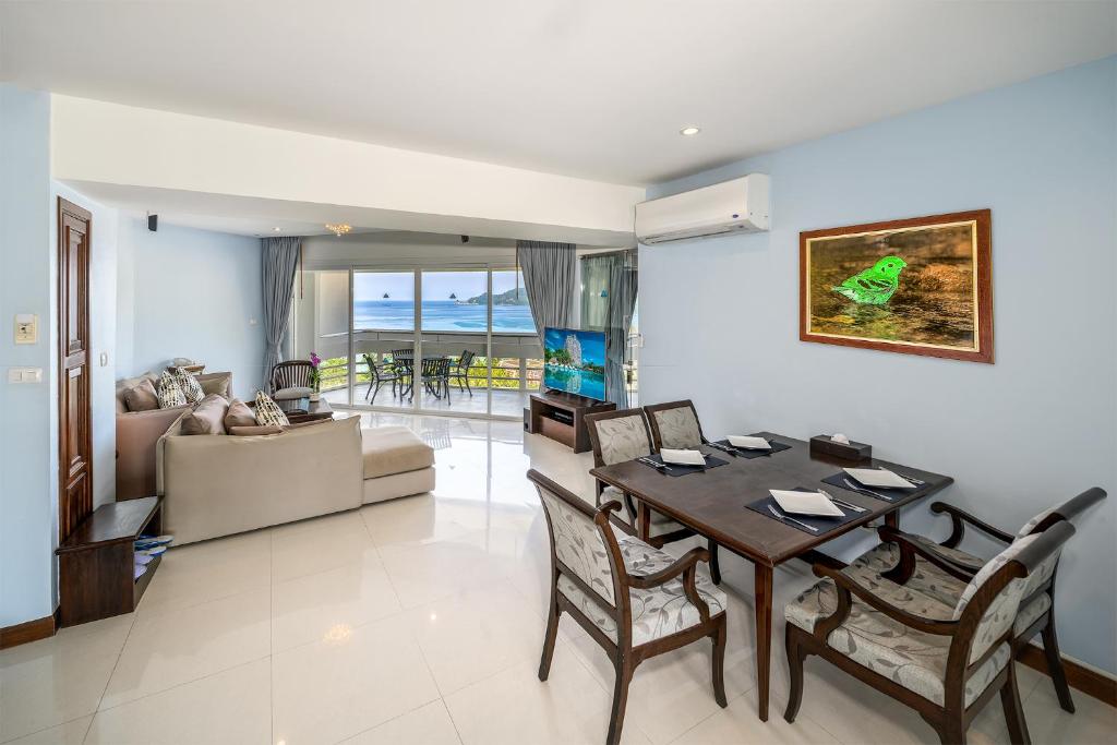 Andaman Beach Suites Hotel, Patong Phuket photo 4