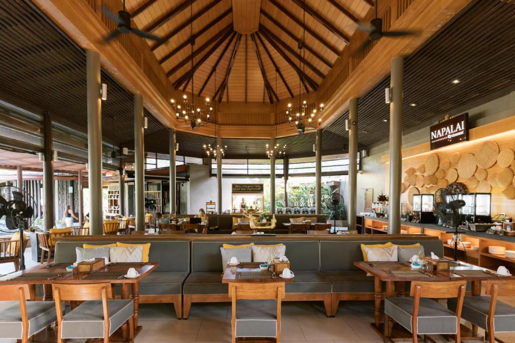 Apsara Beachfront Resort & Villa photo 4