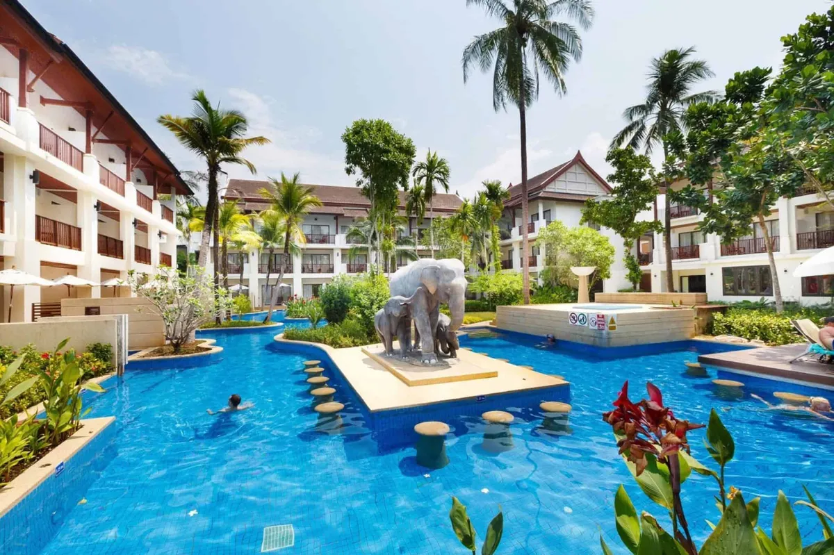 Apsara Beachfront Resort & Villa