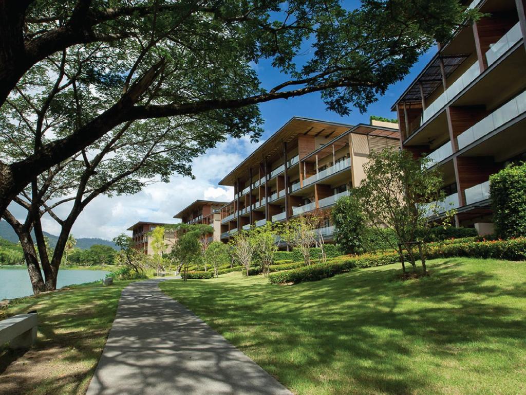 atta Lakeside Resort Suite photo 4