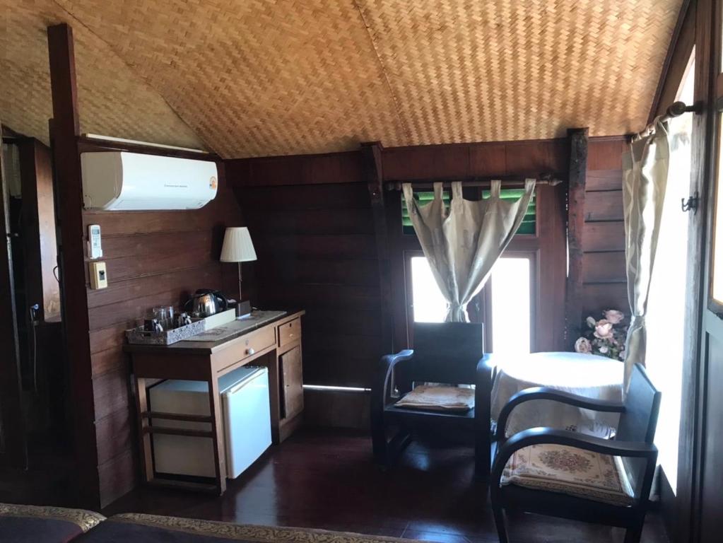 Ayothaya Riverside House photo 4