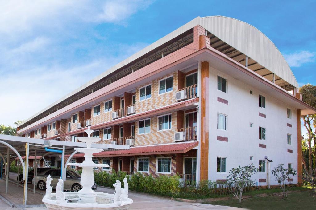 Baan Bangrak Residence photo 1