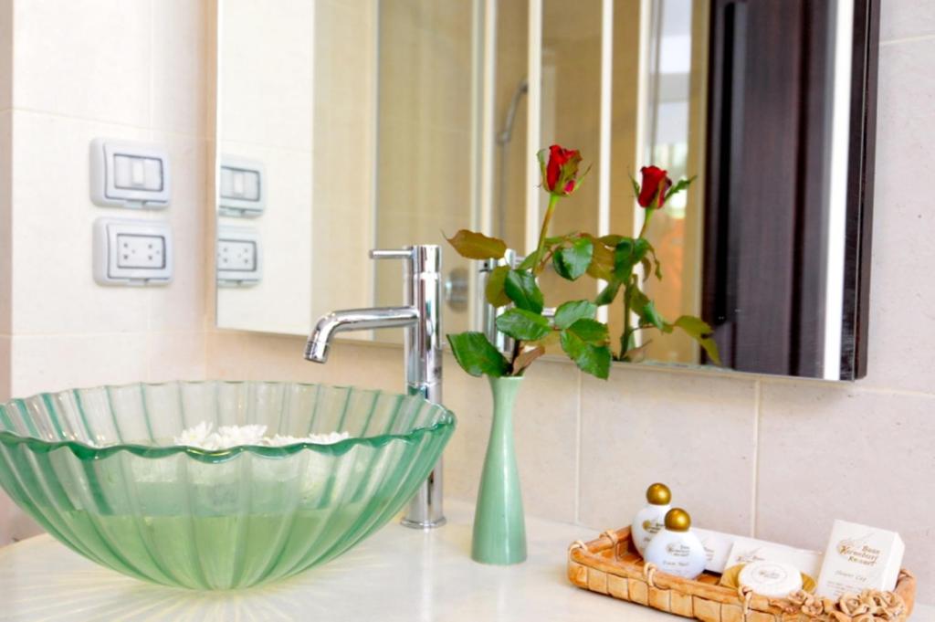 Baan Karonburi Resort photo 4