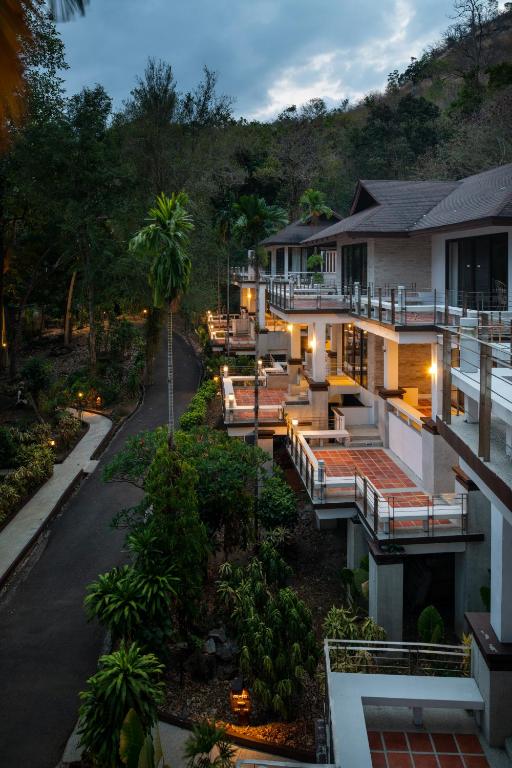 Baan Krating Phuket Resort Naiharn photo 4