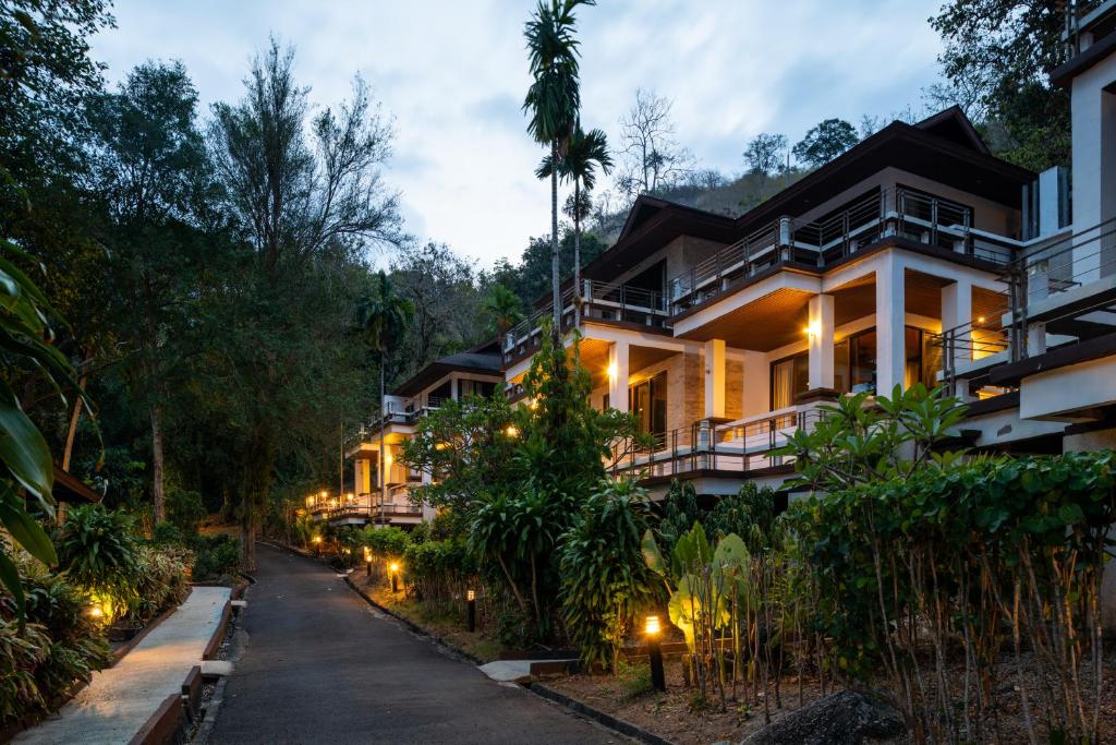 Baan Krating Phuket Resort Naiharn photo 5