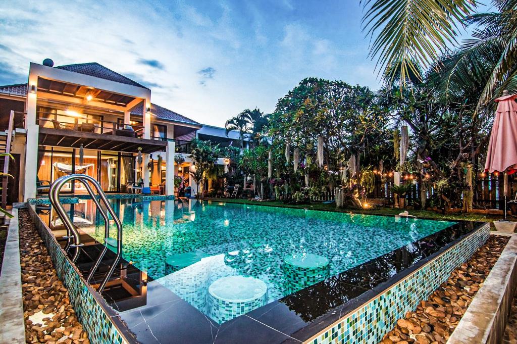 Baan SanSuk Pranburi - Beach Front & Pool Villa photo 5