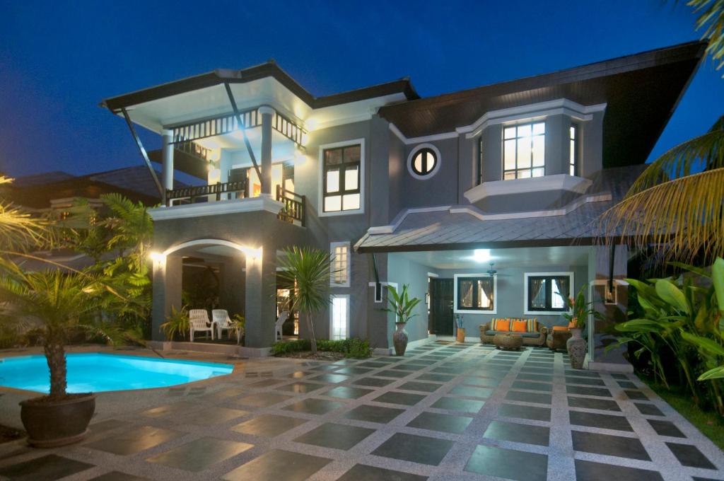 Baan Santhiya Private Pool Villas - Free Tuk-Tuk Service to the Beach! photo 3