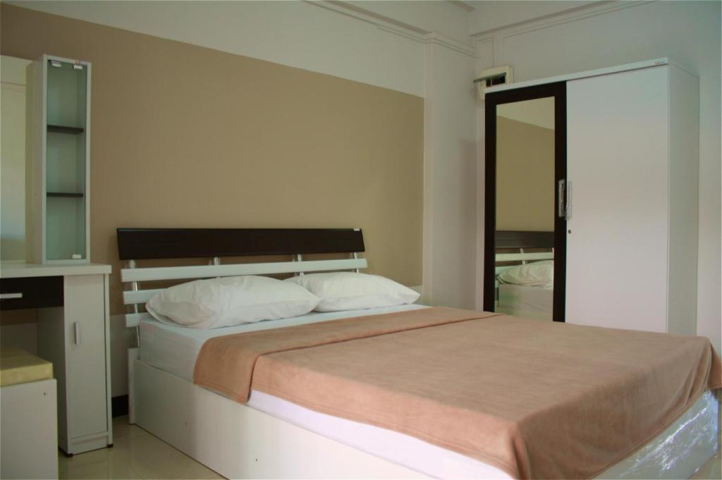 Baanbudsarin Apartment photo 2