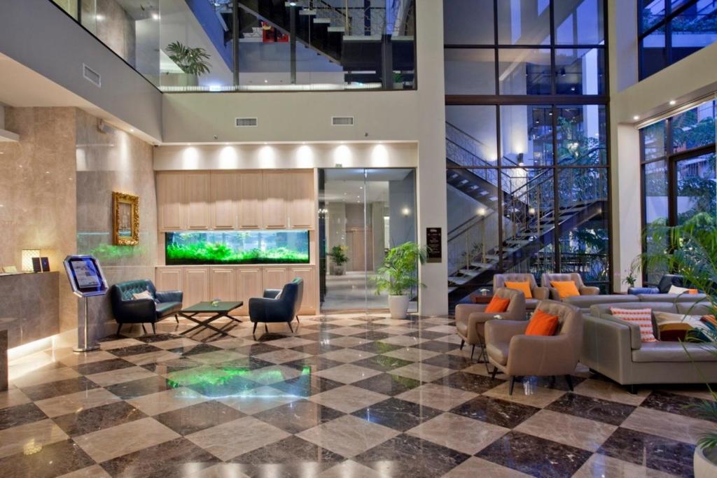 Balcony Courtyard Sriracha Hotel & Serviced Apartments photo 3