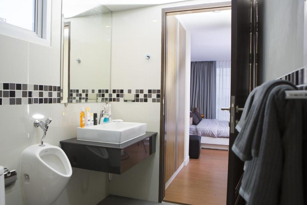 BBG Seaside Luxurious Service Apartment photo 3