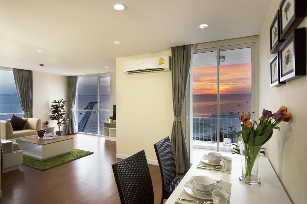 BBG Seaside Luxurious Service Apartment photo 4