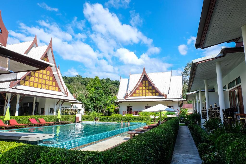 Bhu Tarn Koh Chang Resort and Spa photo 1