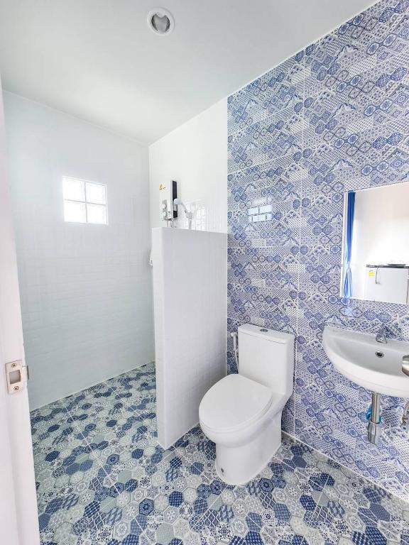 Blue House photo 3