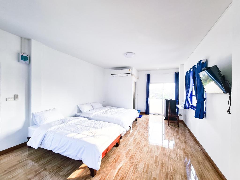 Blue House photo 5