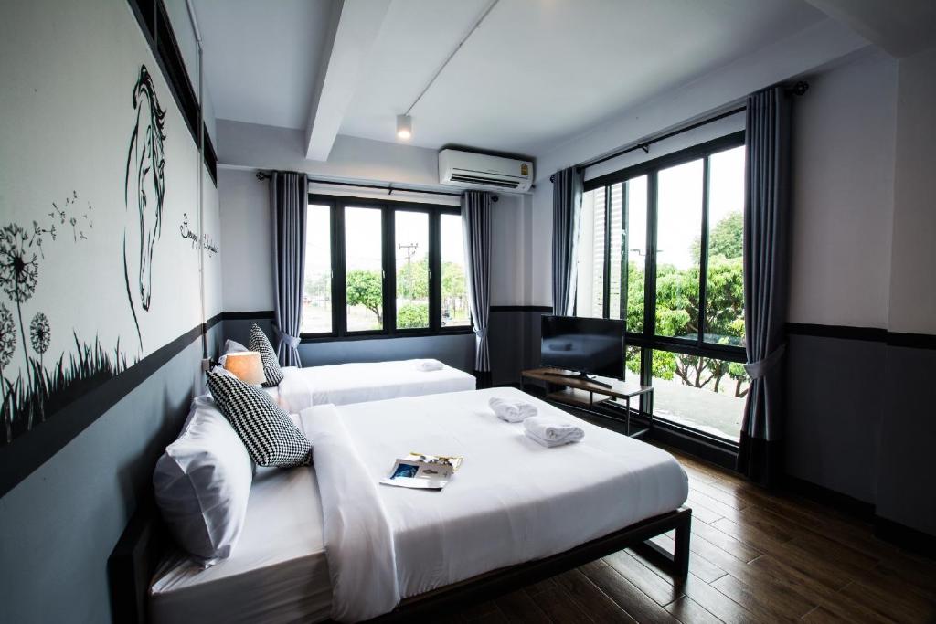 BY Hotel Kanchanaburi photo 2