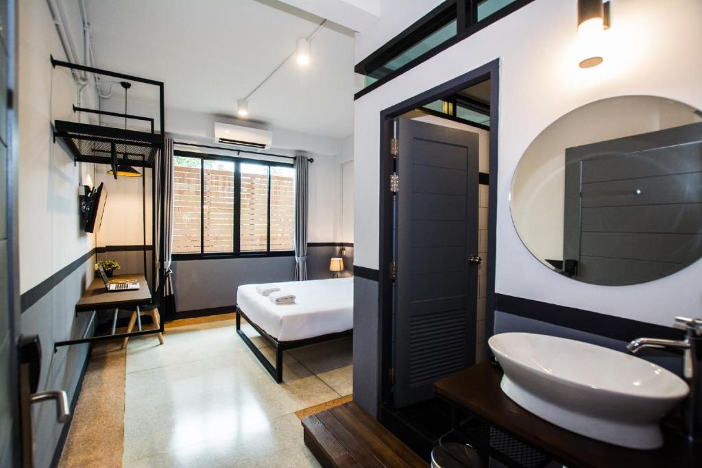 BY Hotel Kanchanaburi photo 3