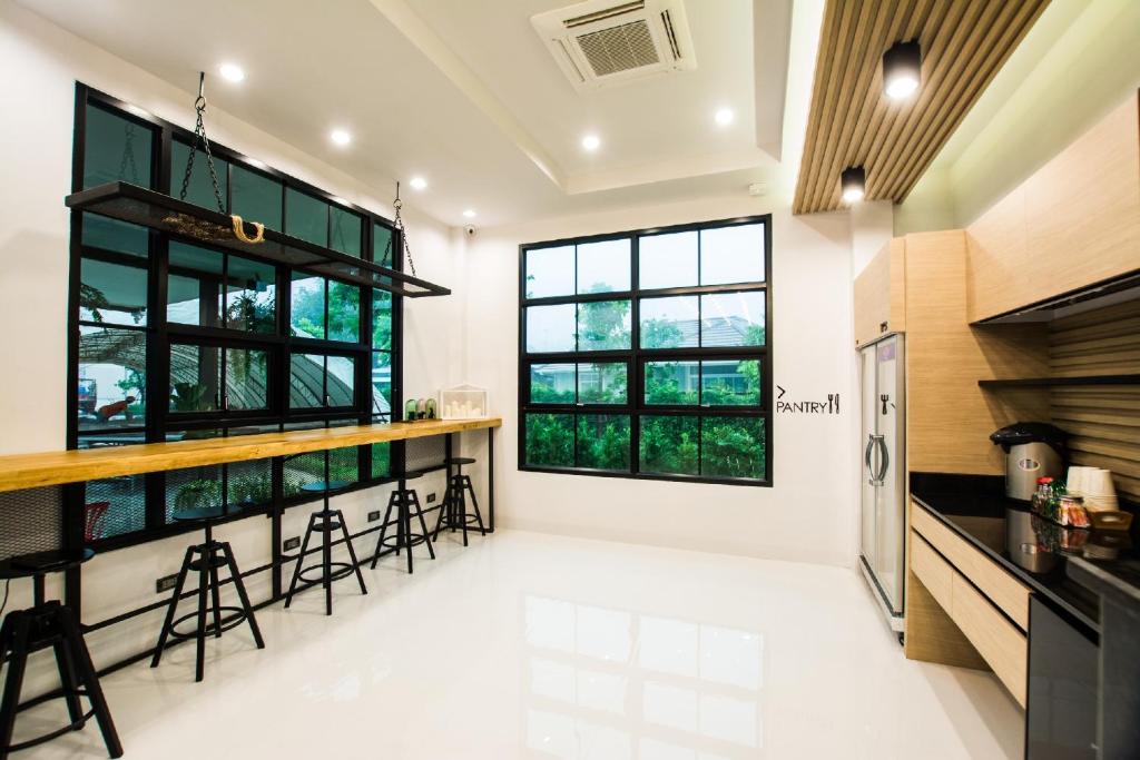 BY Hotel Kanchanaburi photo 4