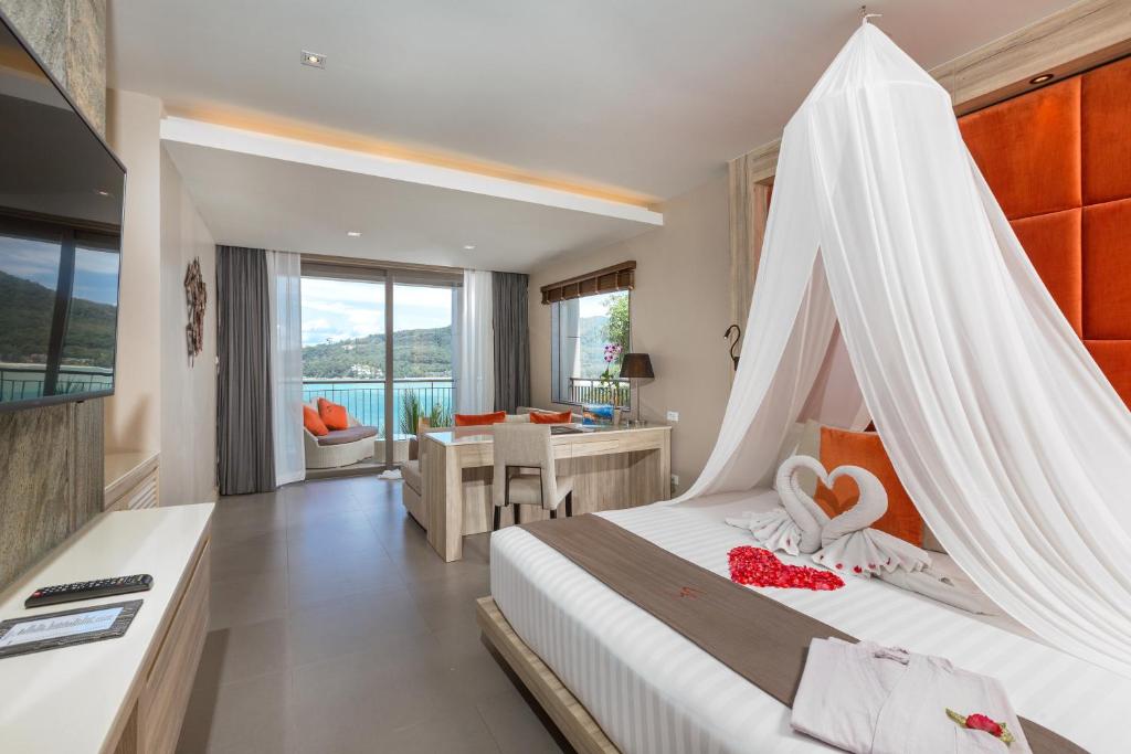 Cape Sienna Phuket Gourmet Hotel & Villas - SHA Extra Plus photo 2