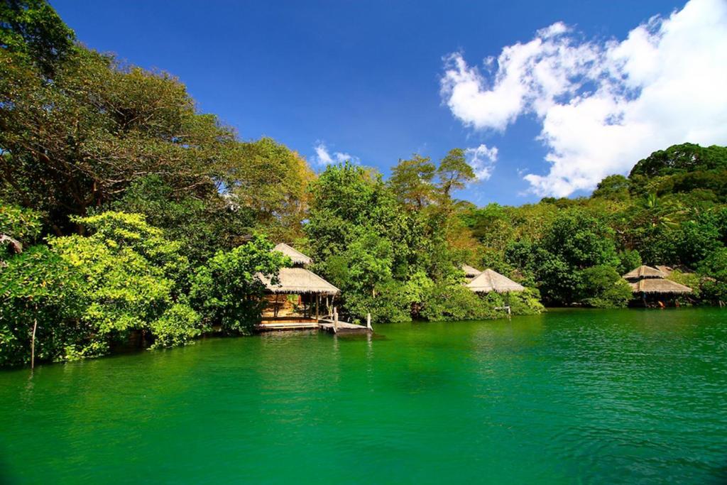 Captain Hook Resort photo 5