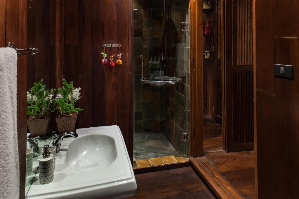 Chandra Residence photo 3