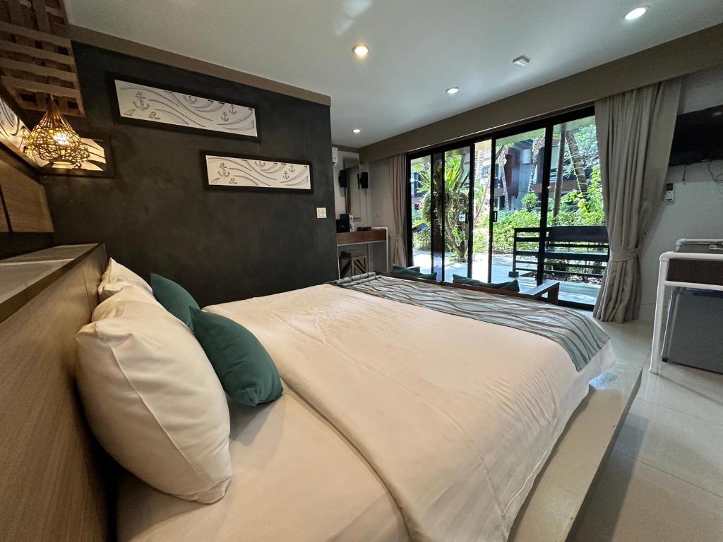 ChaoKoh Phi Phi Hotel & Resort photo 2