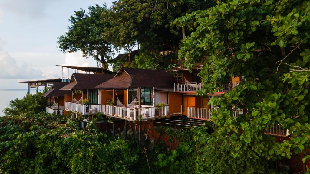 Chareena Hill Beach Resort photo 2