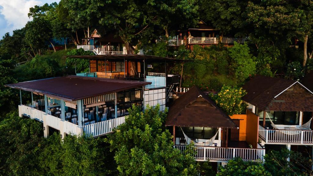 Chareena Hill Beach Resort photo 5