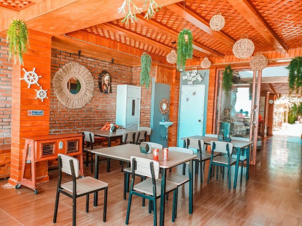 Charming Lipe Beach Resort photo 2