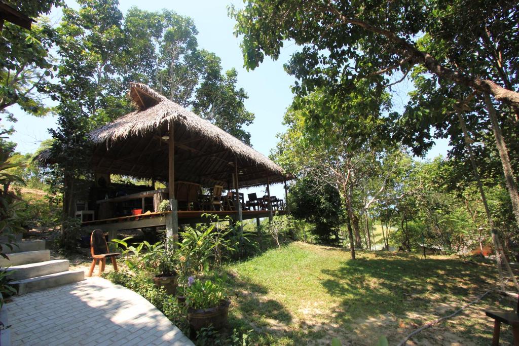 Chomjan Beach Resort photo 4