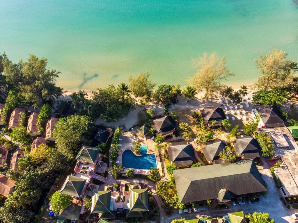 Coconut Beach Resort photo 1