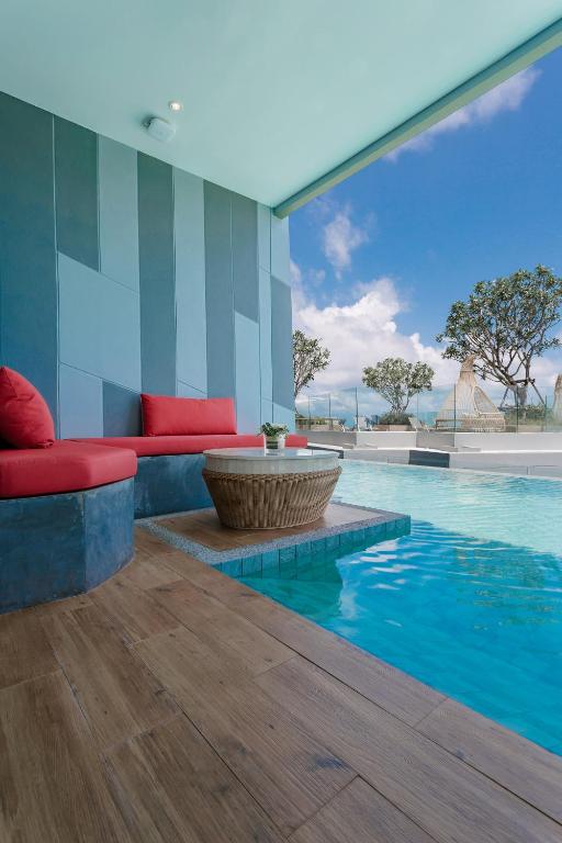 Crest Resort & Pool Villas photo 5