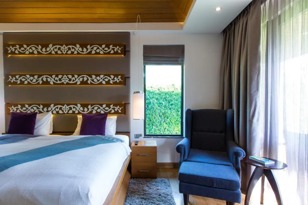 Dasiri Lakefront Villa photo 3