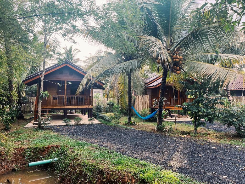 Decoco Canal-side Homestay photo 4