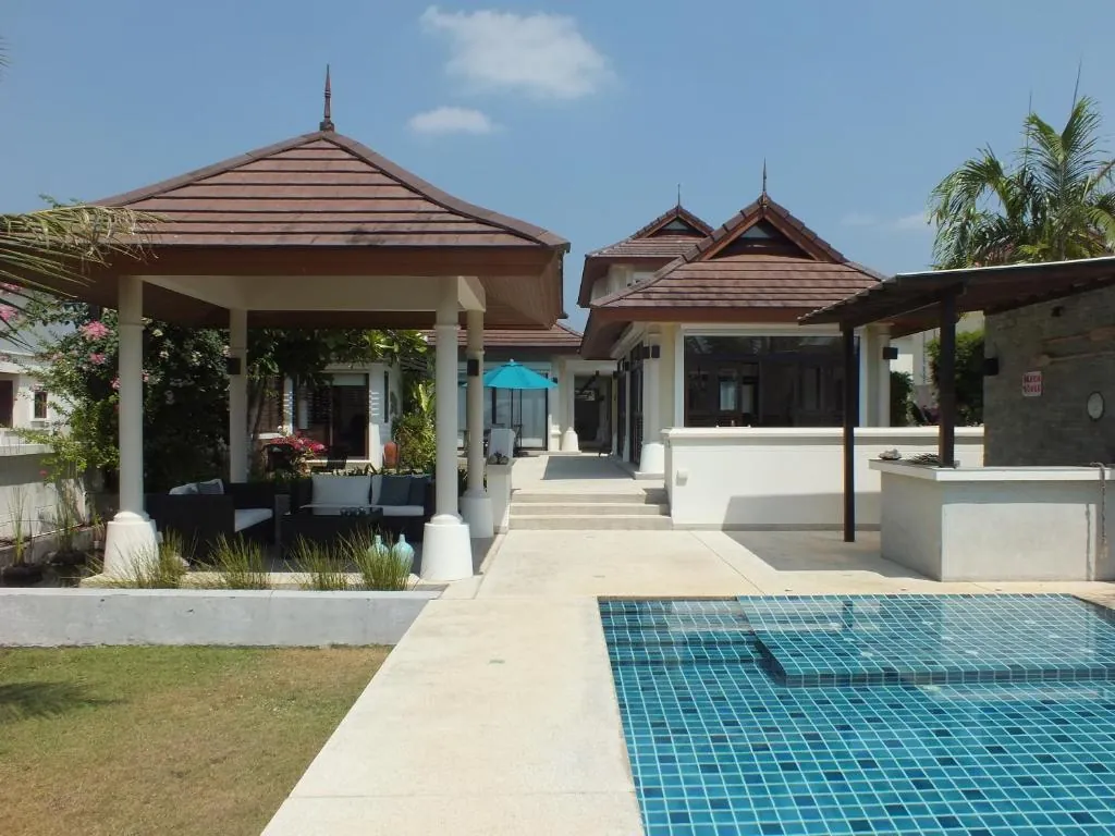 Driftwood Villa photo 1