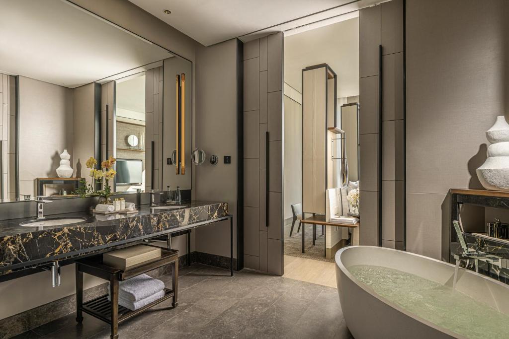 Four Seasons Hotel Bangkok at Chao Phraya River photo 5