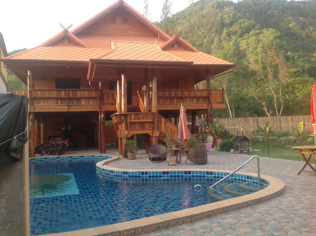 Golden Teak Resort Baan Sapparot photo 4