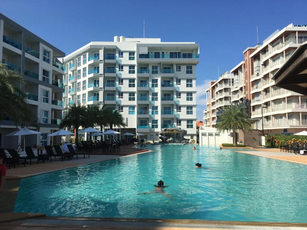 Grand Blue Condominium by Nuttaya photo 2