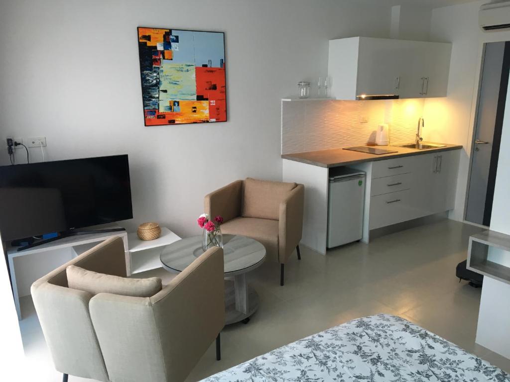 Grand Blue Condominium by Nuttaya photo 3
