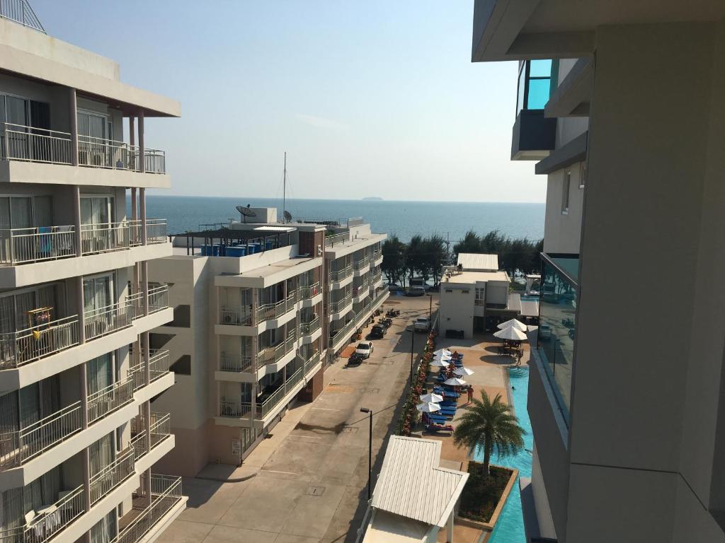 Grand Blue Condominium by Nuttaya
