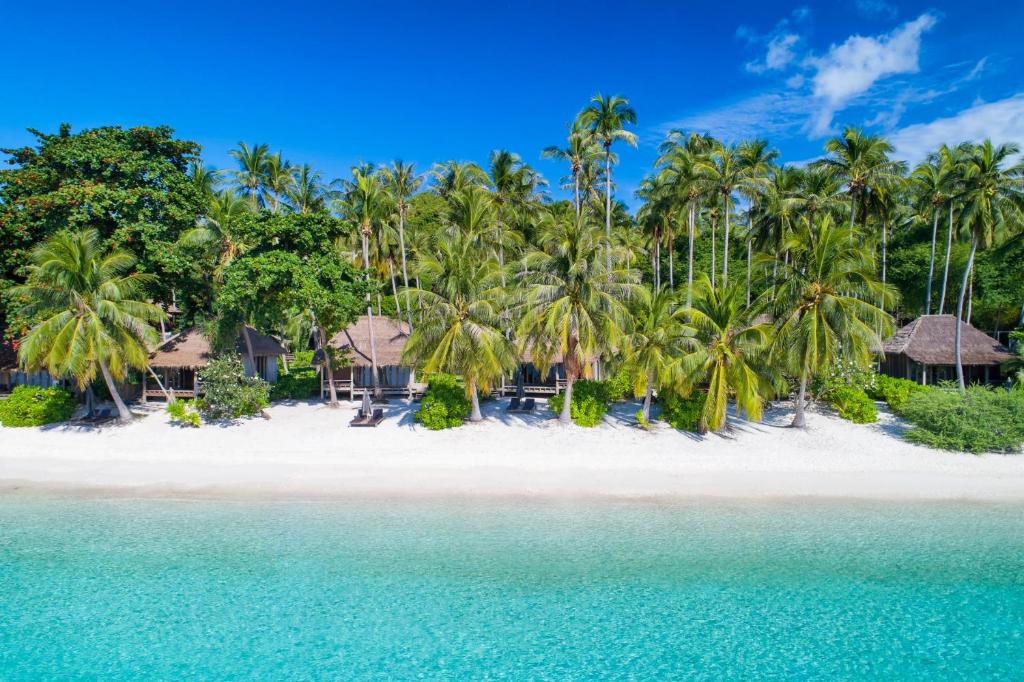 Haadtien Beach Resort photo 4