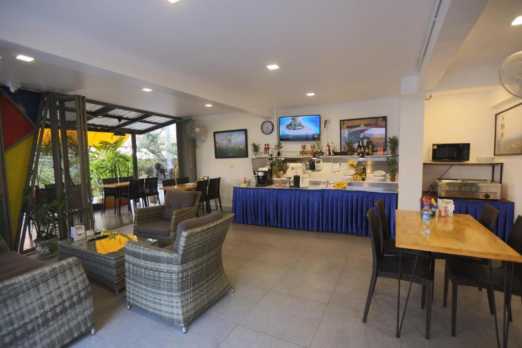 Hotel Montha photo 2