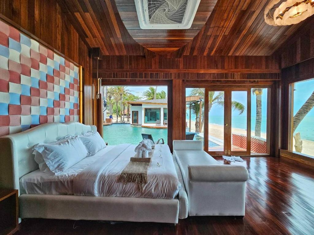 Hotel Villa AoKhanom Beachfront