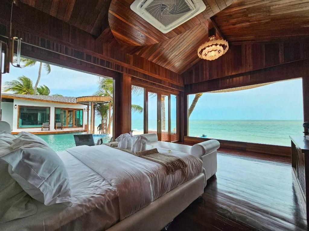 Hotel Villa AoKhanom Beachfront photo 2