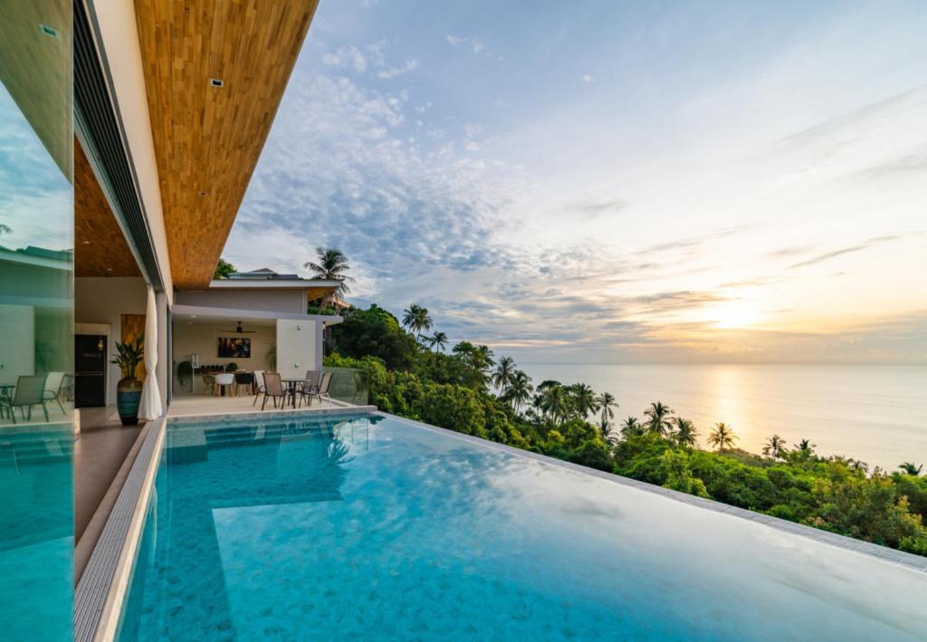 Iconic 5BR Panoramic Seaview Authentic Boho Villa photo 3