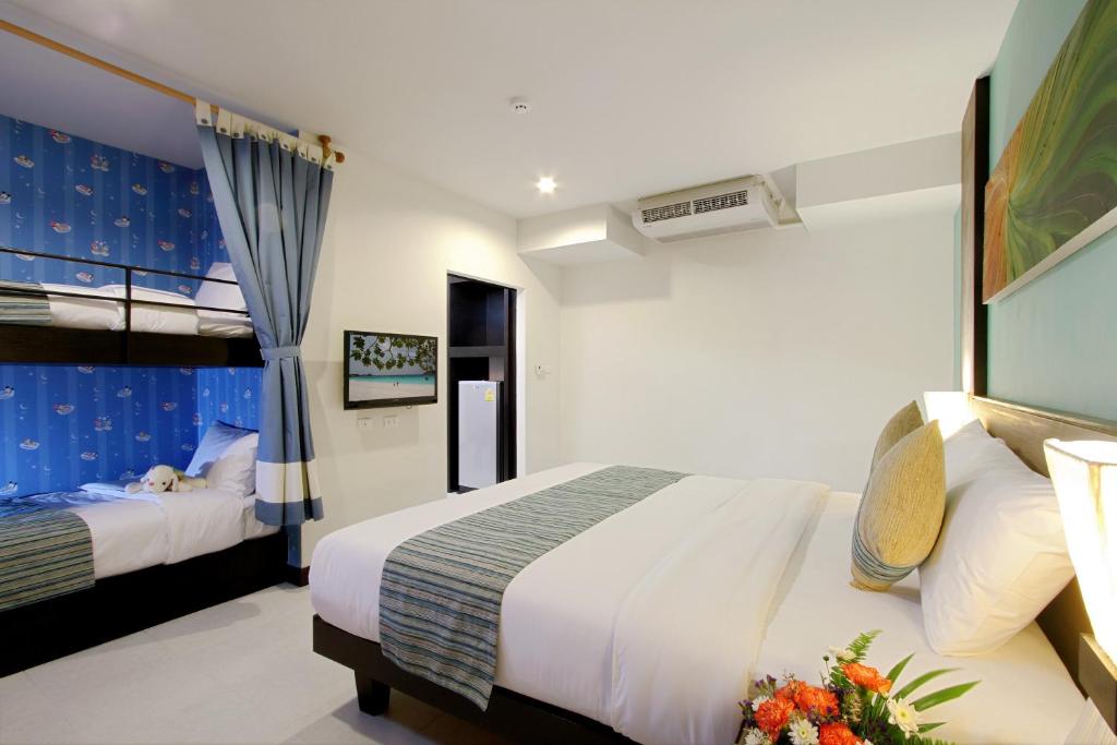 Kata Sea Breeze Resort