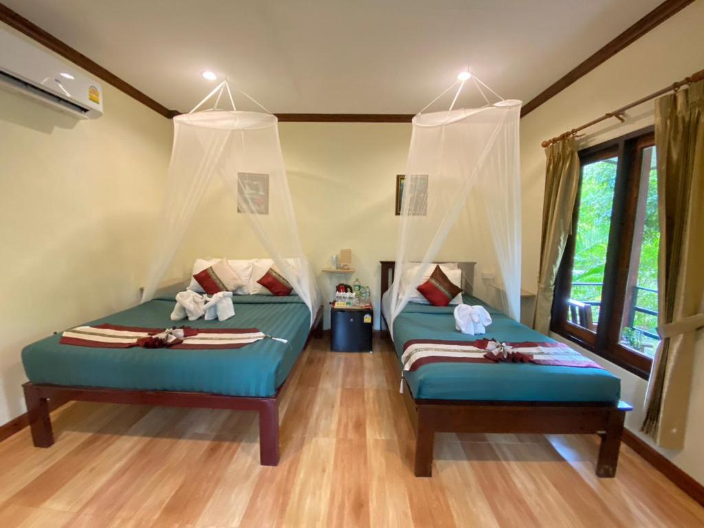 Khao Sok River & Jungle Bungalow photo 2