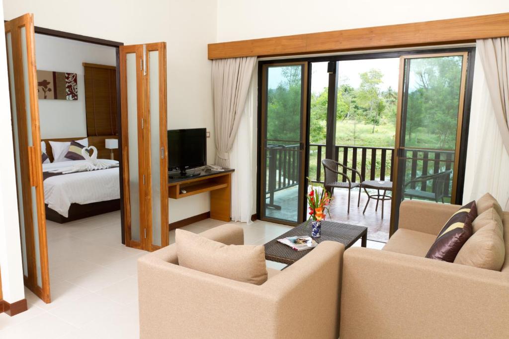 Khaolak Blue Lagoon Resort photo 3