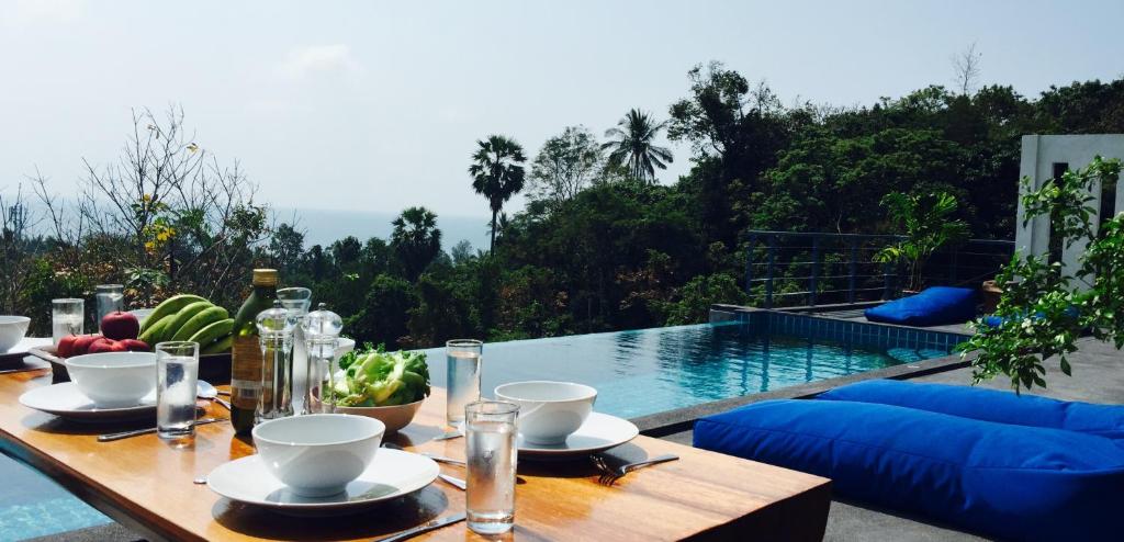 Koh Samui Seaview pool villa Philippa with car photo 2