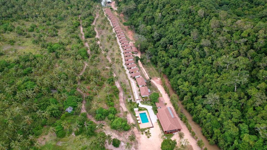 Koh Ngai Paradise Beach